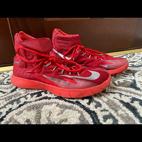 Basketball shoes - Picture 2 of 8